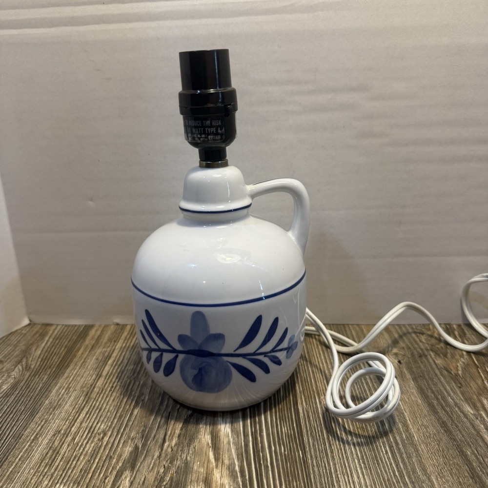 Vintage Blue and White Simple Jug Lamp }‎ Floral Blue Table Lamp